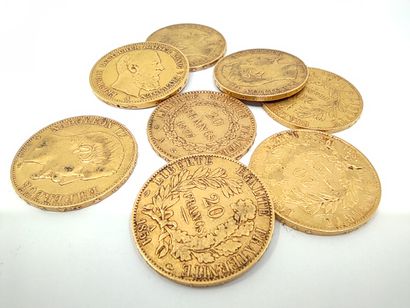 HUIT pièces de 20 francs or comprenant :

Trois...