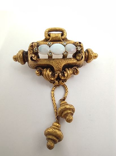 BROCHE en or jaune 750° finement ciselée...