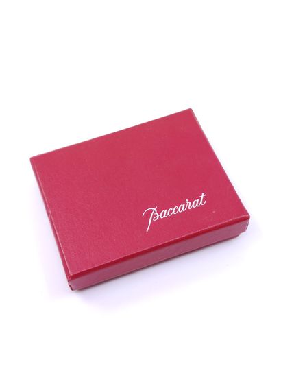 BACCARAT 

Pendentif cœur en cristal rouge...