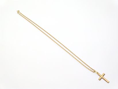 CHAINE en or jaune 750° ornée d'une croix...