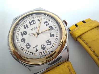 SWATCH

Montre bracelet, boîtier rond en...
