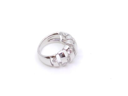 BAGUE jonc ajourée en or gris 750° ornée...
