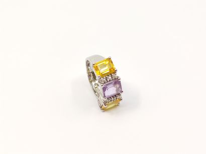 BAGUE en argent ornée d'améthyste et citrines...
