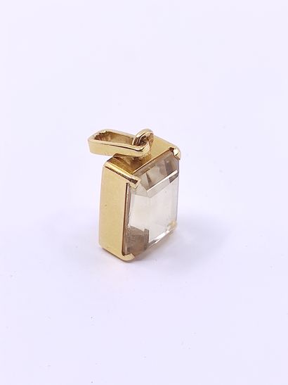 TRAVAIL Français

PENDENTIF en or jaune 750°...