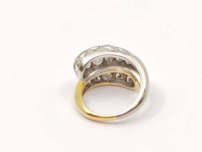 BAGUE en or deux tons 750 parsemée de diamants...