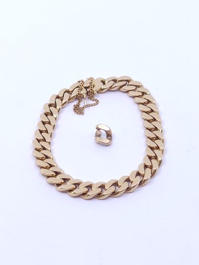 BRACELET en or jaune 750° maille gourmette

Poids...
