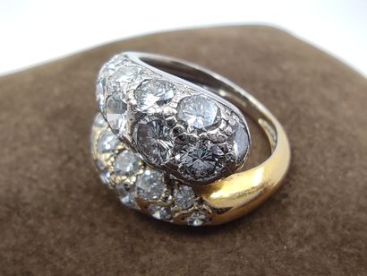 BAGUE en or deux tons 750 parsemée de diamants...