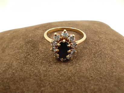 
BAGUE marguerite en or jaune 750° ornée...