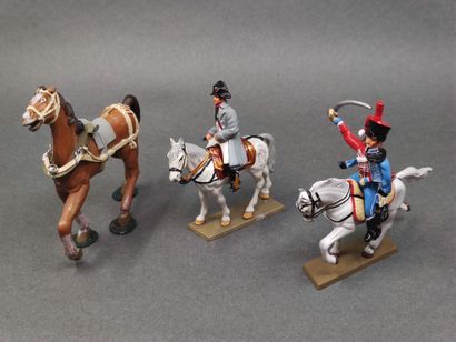 STARLUX

Deux cavalier en plomb peint

Dont...