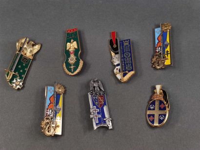 Set of miscellaneous including : 

A bronze...