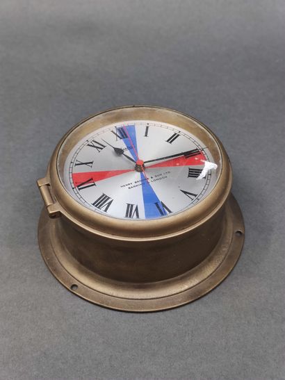 SESTREL

Montre radio en bronze doré