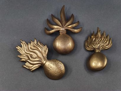Ensemble de cuivreries : 

-Trois motifs...