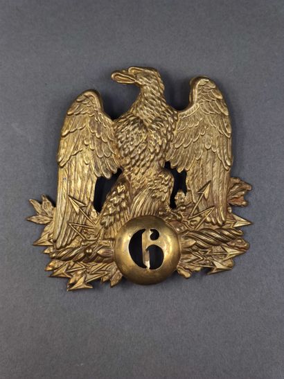 Plaque de shako du 6e régiment 

En laiton....