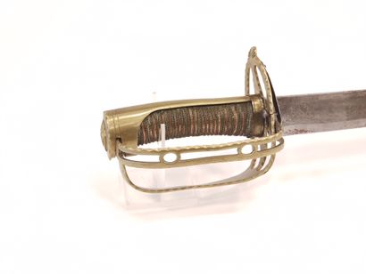 Cavalry officer's saber, with revolving guard....