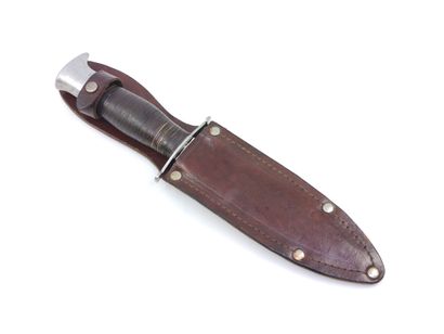 Set including : 

Dagger. Handle with leather...