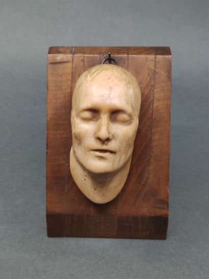 ANTOMMARCHI d'après

Masque mortuaire de...