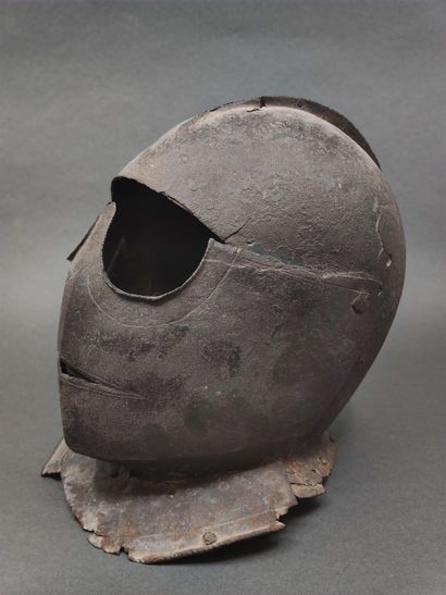 
Armet Medieval




In wrought iron, with...