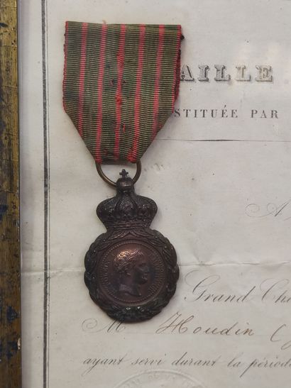 Medal of Saint Helena in patinated bronze...