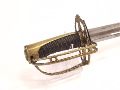 Cavalry officer's saber, with revolving guard....