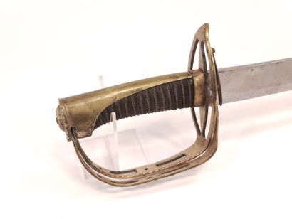 Cavalry officer's saber, with revolving guard....
