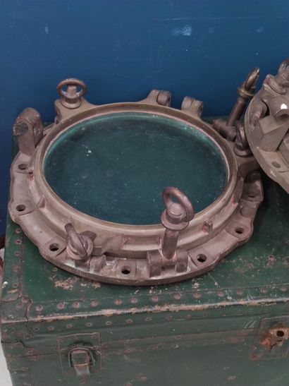 Paire de hublots de bateau en bronze 

Un...