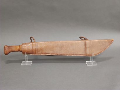 Machette coupe-coupe

Etuis en cuir 

68...