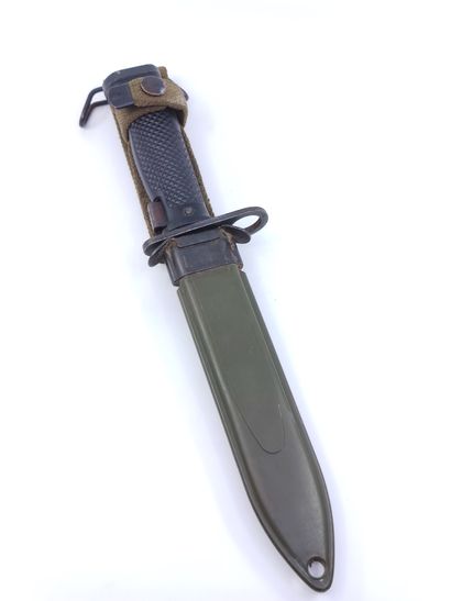 Set including : 

Dagger. Handle with leather...