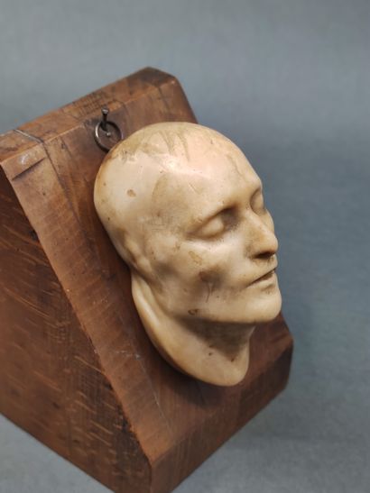 ANTOMMARCHI d'après

Masque mortuaire de...
