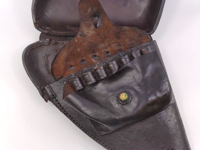 Étui pour revolver 1892. 

En cuir noir....