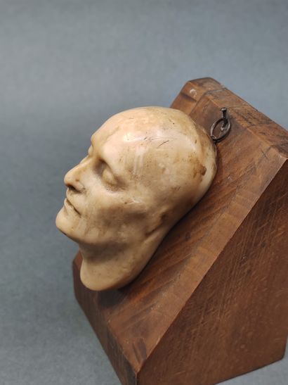 ANTOMMARCHI d'après

Masque mortuaire de...