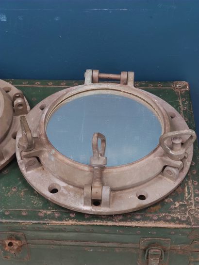 Paire de hublots de bateau en bronze 

Un...