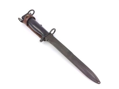 Set including : 

Dagger. Handle with leather...
