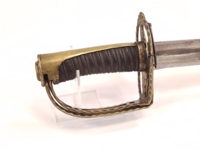 Cavalry officer's saber, with revolving guard....