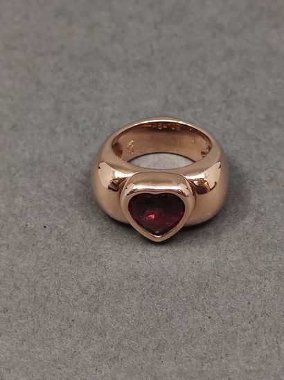 PIAGET

BAGUE cœur en or jaune 750° ornée...