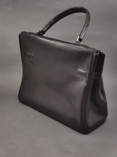 HERMES modèle Kelly 

Sac à main en cuir...
