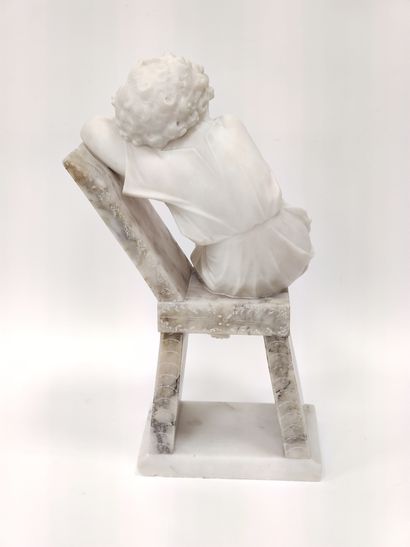 Sculpture de marbre blanc, représentant un...