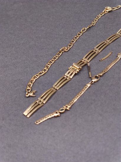 LOT d'or 750° comprenant 

Trois bracelets...