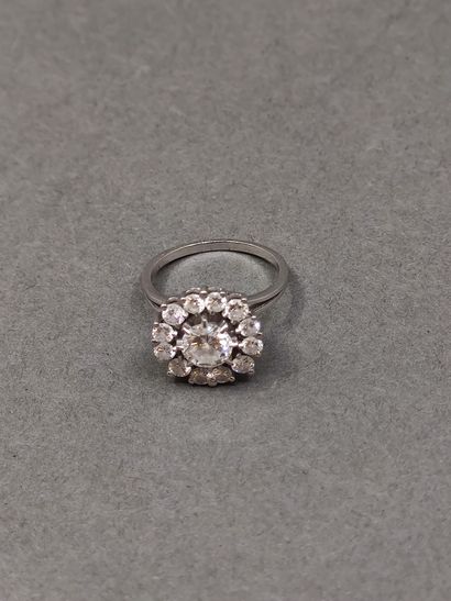 TRAVAIL Francais

BAGUE marguerite en or...