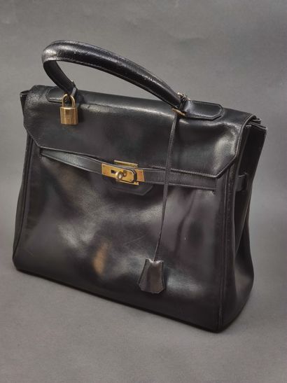 HERMES modèle Kelly 

Sac à main en cuir...