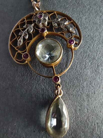CHAINE en or 14kt et son pendentif en or...