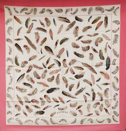 
HERMÈS modèle Plume


Foulard en soie

...