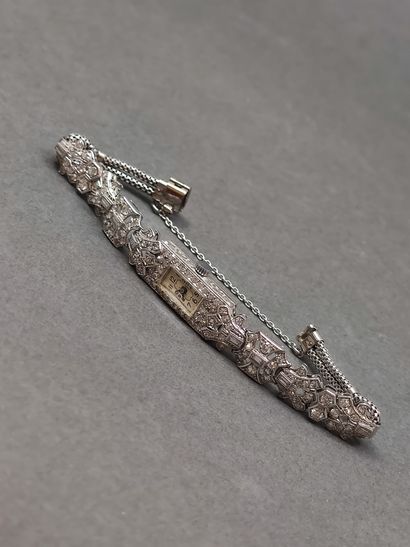 
MONTRE bracelet en or 750 et platine ornée...