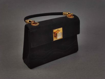 LALIQUE France 

Sac du soir en velour noir

Fermoir...