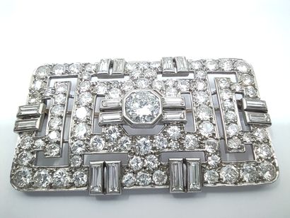 
IMPORTANTE broche en or gris 750° et platine...