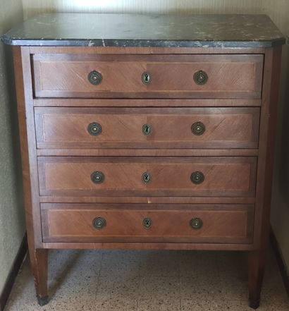 Commode de style Transition en bois de placage...