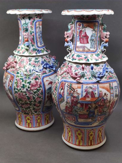 
CHINA, Canton - 19th century
A pair of polychrome...