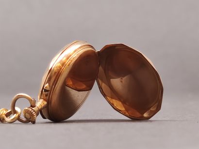
CHATELAINE en or jaune 750 et son coulant...