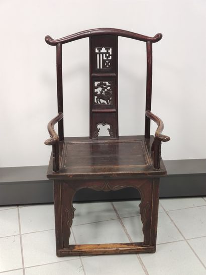 CHINE

Fauteuil de dignitaire en bois à dossier...