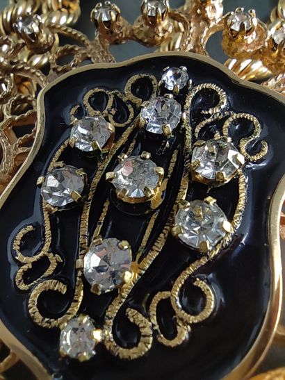 COLLIER sautoir en or jaune 750° ornée de...