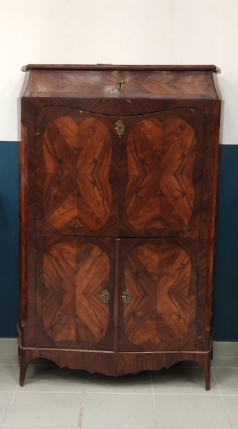 SECRETAIRE droit en bois de placage de palissandre...